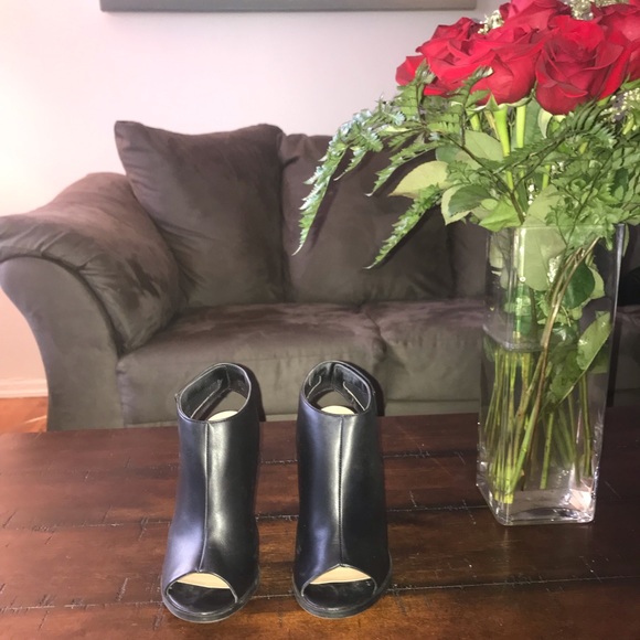 Chunky four inch heels. - Picture 2 of 6